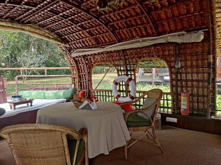 Spice Coast Cruises - Houseboat, A Cgh Earth Experience Hotel Alappuzha Екстериор снимка
