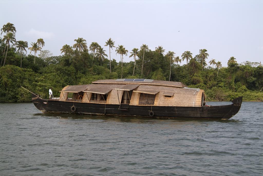 Spice Coast Cruises - Houseboat, A Cgh Earth Experience Hotel Alappuzha Екстериор снимка