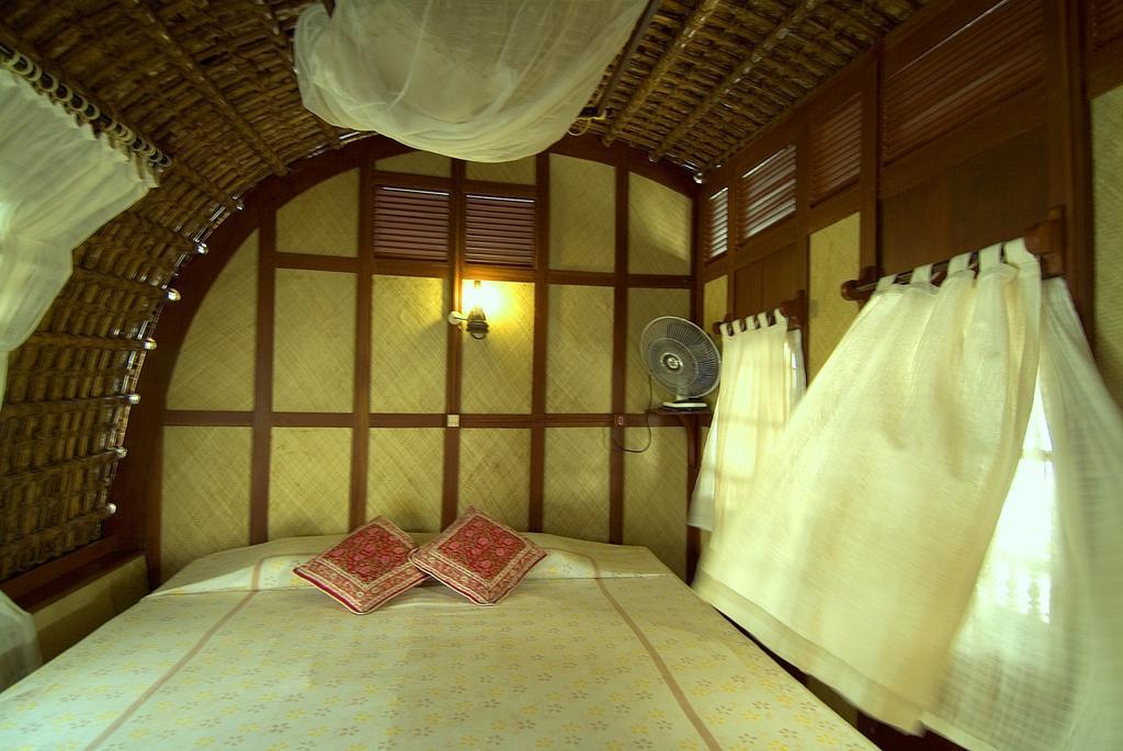 Spice Coast Cruises - Houseboat, A Cgh Earth Experience Hotel Alappuzha Екстериор снимка